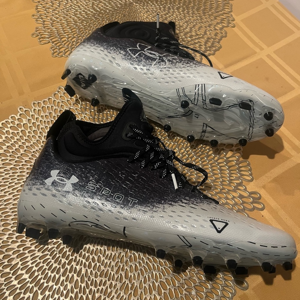 Under Armour Gradient Black and White Cleats
